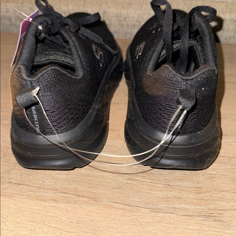Size 8.5 Skechers Premium Memory Cushioning Memory Foam Sneakers - Picture 4 of 7